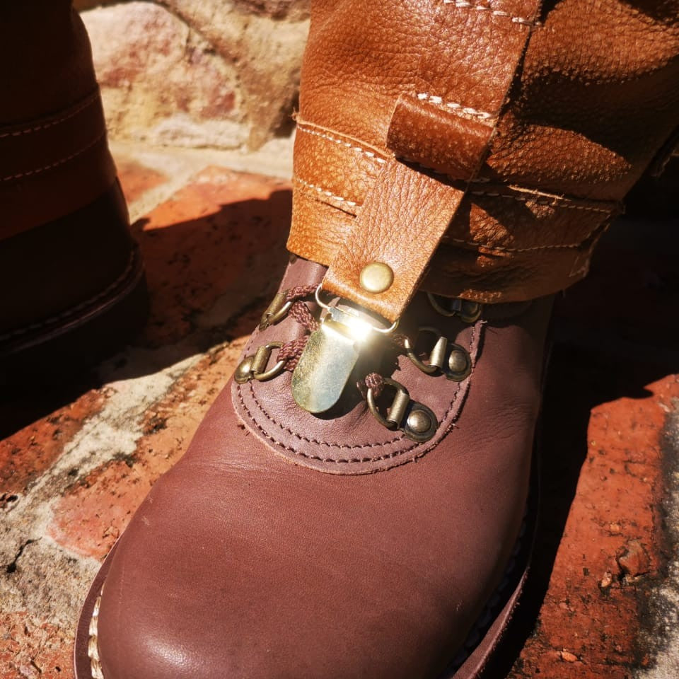 HANDMADE LEATHER GAITERS